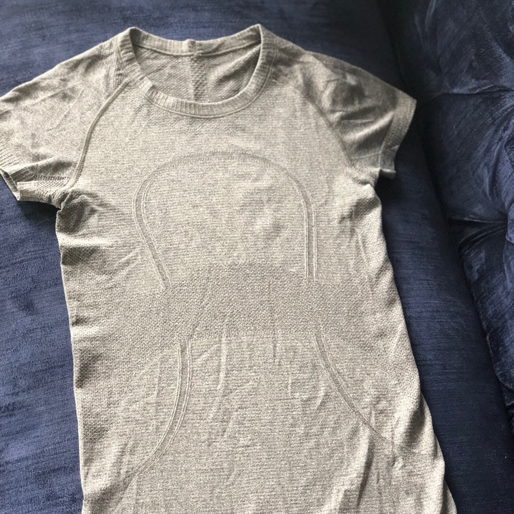 Lululemon Swiftly Tech Short Sleeve Crew Dk Gry 4